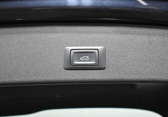 Подержанный автомобиль Audi Q5 2015 года (20 фото)