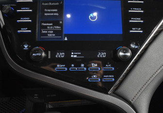 Подержанный автомобиль Toyota Camry Sedan 2019 года (18 фото)