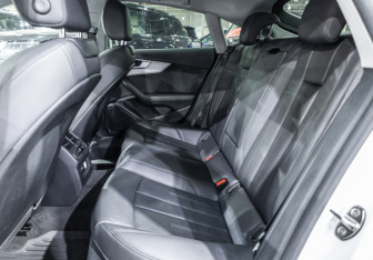 Подержанный автомобиль Audi A5 Liftback 2019 года (15 фото)