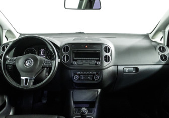 Подержанный автомобиль Volkswagen Golf Plus 2012 года (13 фото)