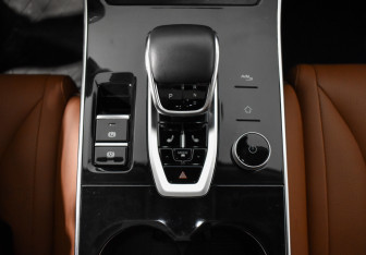 Подержанный автомобиль Omoda C5 2023 года (11 фото)