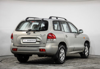 Подержанный автомобиль Hyundai Santa Fe 2007 года (5 фото)