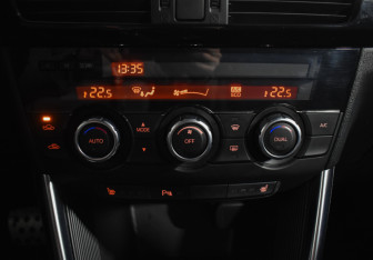 Подержанный автомобиль Mazda CX-5 2012 года (16 фото)