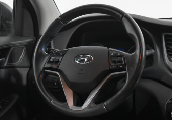 Подержанный автомобиль Hyundai Tucson 2016 года (14 фото)