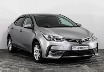 Подержанный автомобиль Toyota Corolla Sedan 2018 года (3 фото)