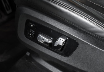 Подержанный автомобиль BMW X7 2023 года (11 фото)