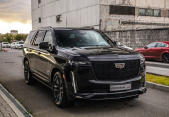 Подержанный автомобиль Cadillac Escalade Suv 2022 года (5 фото)