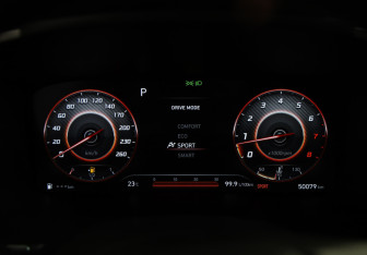 Подержанный автомобиль Hyundai Santa Fe 2022 года (13 фото)