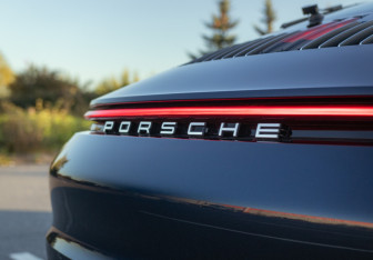 Подержанный автомобиль Porsche 911 Coupe 2021 года (13 фото)