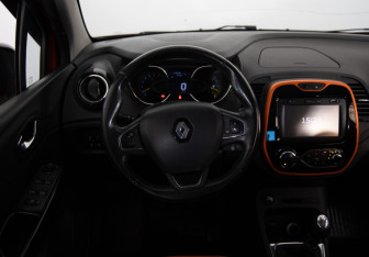 Подержанный автомобиль Renault Kaptur 2016 года (8 фото)