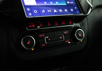 Подержанный автомобиль Volkswagen Tiguan 2012 года (17 фото)