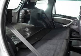 Подержанный автомобиль Renault Duster 2013 года (19 фото)