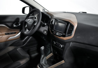 Подержанный автомобиль LADA (ВАЗ) XRAY 2016 года (13 фото)