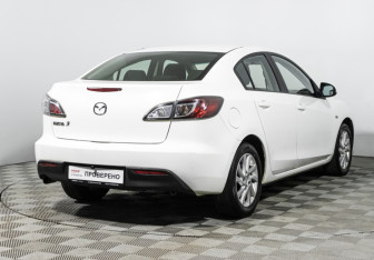 Подержанный автомобиль Mazda 3 Sedan 2010 года (5 фото)