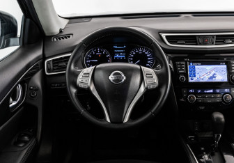 Подержанный автомобиль Nissan X-Trail 2016 года (14 фото)