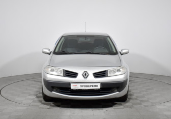 Подержанный автомобиль Renault Megane Sedan 2006 года (2 фото)