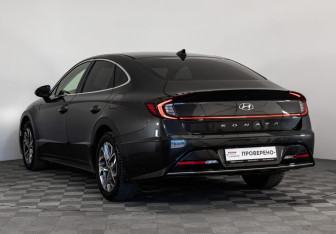 Подержанный автомобиль Hyundai Sonata 2020 года (9 фото)