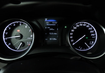 Подержанный автомобиль Toyota Camry Sedan 2022 года (12 фото)
