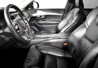 Подержанный автомобиль Volvo XC90 2018 года (10 фото)