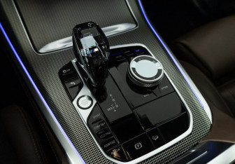 Подержанный автомобиль BMW X5 2020 года (17 фото)