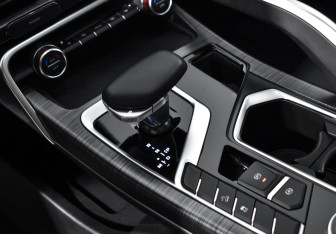 Подержанный автомобиль Geely Tugella 2023 года (12 фото)