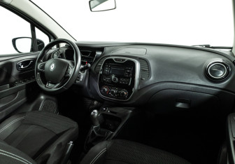 Подержанный автомобиль Renault Kaptur 2017 года (9 фото)