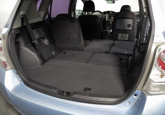 Подержанный автомобиль Toyota Verso 2010 года (27 фото)