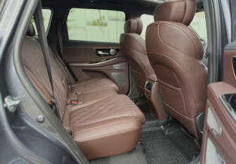 Подержанный автомобиль Exeed VX 2023 года (13 фото)