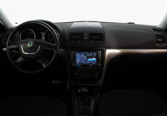 Подержанный автомобиль Skoda Yeti 2011 года (10 фото)