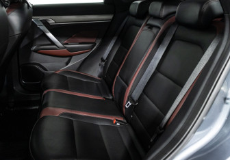 Подержанный автомобиль Geely Coolray 2021 года (10 фото)