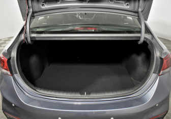 Подержанный автомобиль Hyundai Solaris Sedan 2017 года (18 фото)