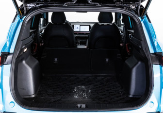 Подержанный автомобиль Geely Coolray 2024 года (35 фото)