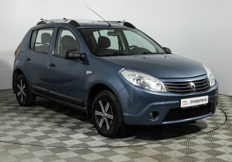 Подержанный автомобиль Renault Sandero 2012 года (3 фото)