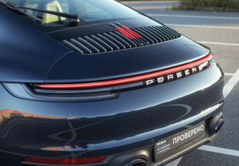 Подержанный автомобиль Porsche 911 Coupe 2021 года (16 фото)