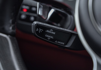 Подержанный автомобиль Porsche Cayenne 2018 года (16 фото)
