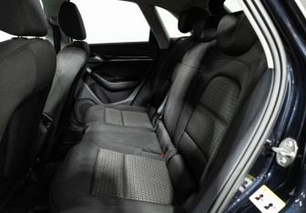 Подержанный автомобиль Audi Q3 2012 года (10 фото)