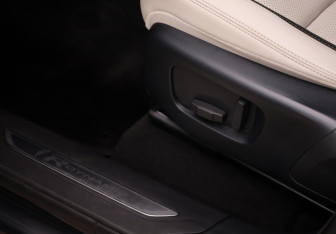 Подержанный автомобиль Land Rover Range Rover Velar 2018 года (25 фото)