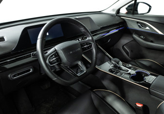 Подержанный автомобиль Omoda C5 2023 года (12 фото)