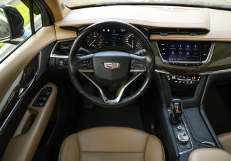 Подержанный автомобиль Cadillac XT6 2020 года (12 фото)