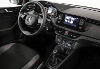 Подержанный автомобиль Skoda Rapid Liftback 2021 года (9 фото)