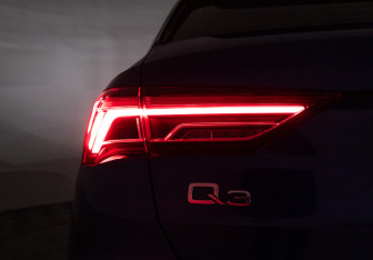 Подержанный автомобиль Audi Q3 2020 года (29 фото)