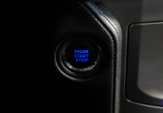 Подержанный автомобиль Toyota Land Cruiser Prado 2020 года (17 фото)