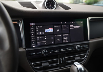 Подержанный автомобиль Porsche Macan 2019 года (16 фото)