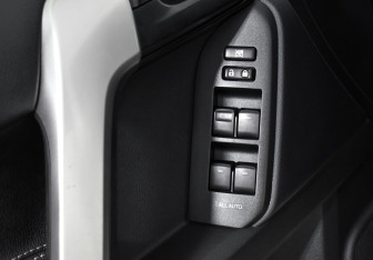 Подержанный автомобиль Toyota Land Cruiser Prado 2019 года (10 фото)