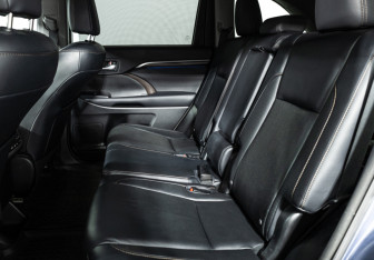 Подержанный автомобиль Toyota Highlander 2014 года (10 фото)