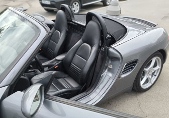 Подержанный автомобиль Porsche Boxster 2004 года (10 фото)