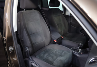 Подержанный автомобиль Volkswagen Tiguan 2016 года (19 фото)