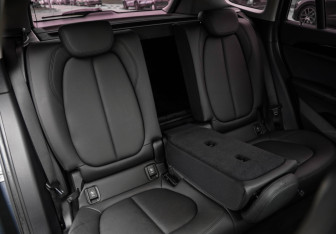 Подержанный автомобиль BMW X1 2016 года (30 фото)