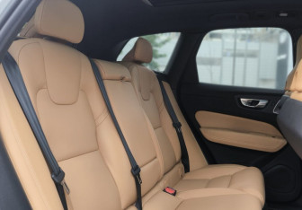 Подержанный автомобиль Volvo XC60 2024 года (16 фото)