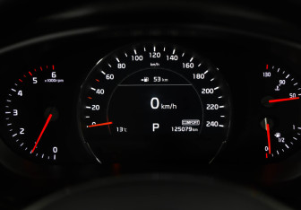 Подержанный автомобиль Kia Sorento 2018 года (12 фото)